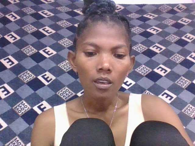 Lyah7a's BongaCams show and profile