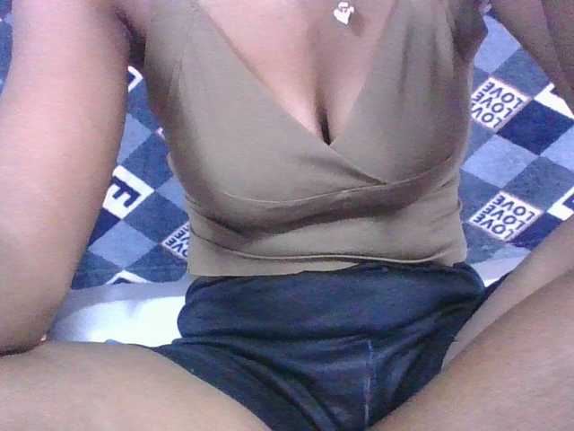 Lyah7a's BongaCams show and profile