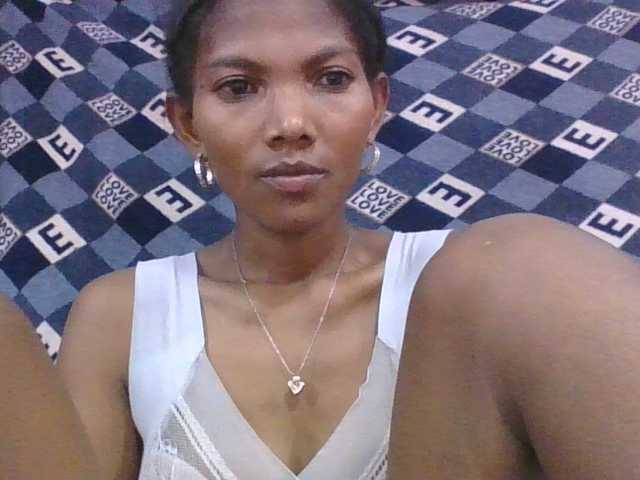 Lyah7a's BongaCams show and profile