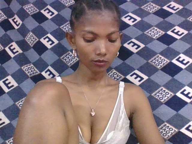 Lyah7a's BongaCams show and profile