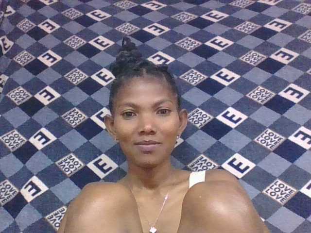 Lyah7a's BongaCams show and profile