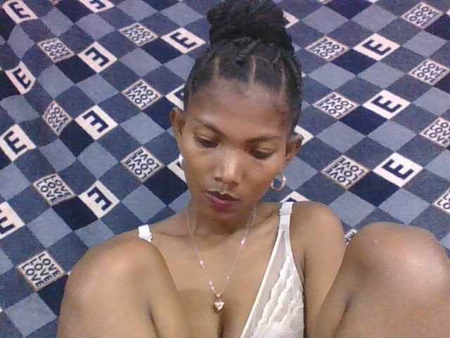 Lyah7a's BongaCams show and profile