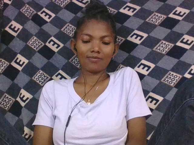 Lyah7a's BongaCams show and profile