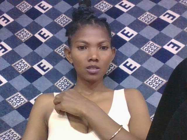 Lyah7a's BongaCams show and profile