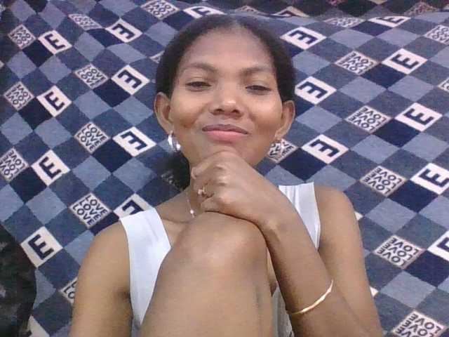 Lyah7a's BongaCams show and profile