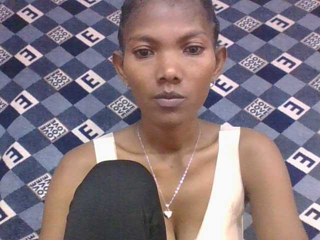 Lyah7a's BongaCams show and profile