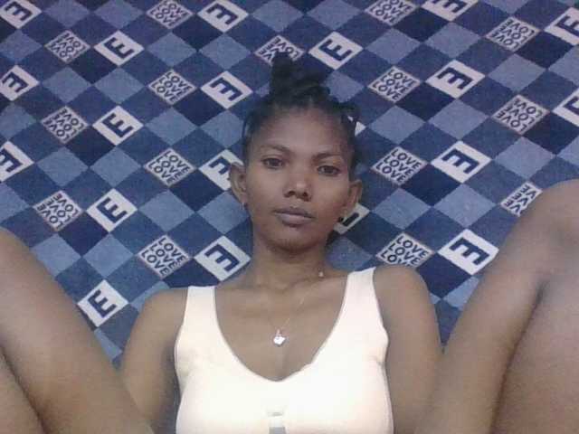 Lyah7a's BongaCams show and profile