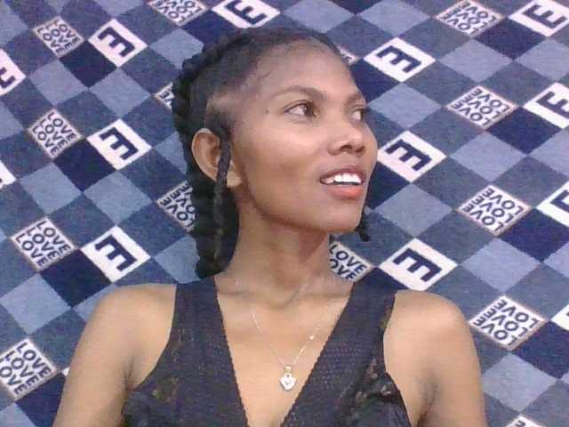 Lyah7a's BongaCams show and profile