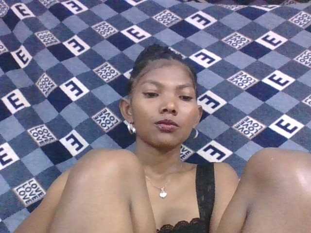 Lyah7a's BongaCams show and profile