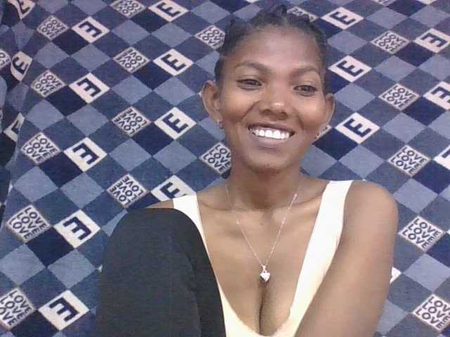 Lyah7a's BongaCams show and profile