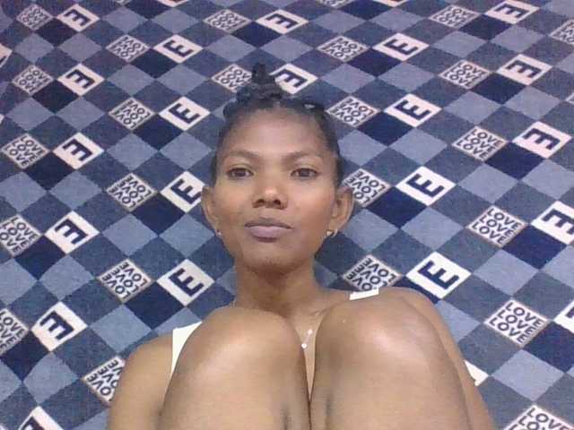 Lyah7a's BongaCams show and profile