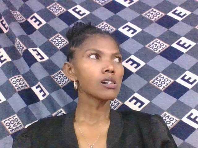 Lyah7a's BongaCams show and profile