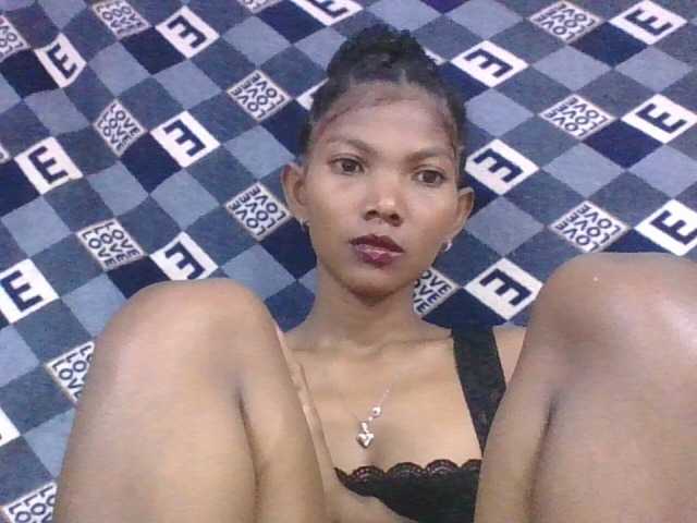Lyah7a's BongaCams show and profile