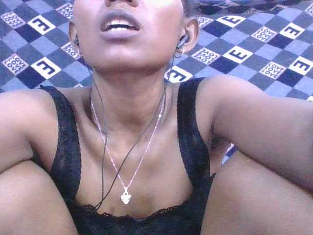 Lyah7a's BongaCams show and profile