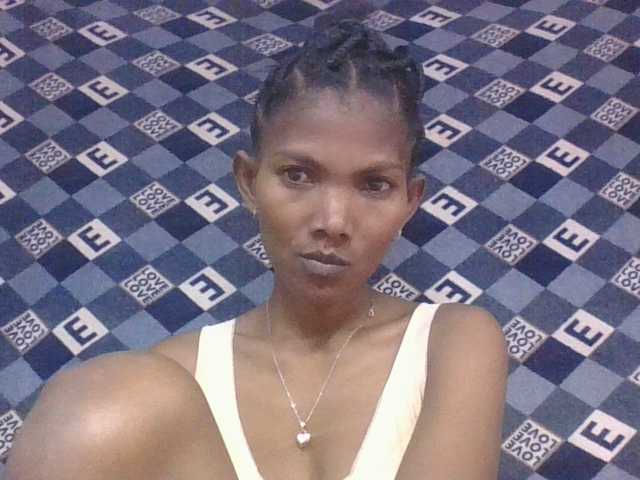 Lyah7a's BongaCams show and profile