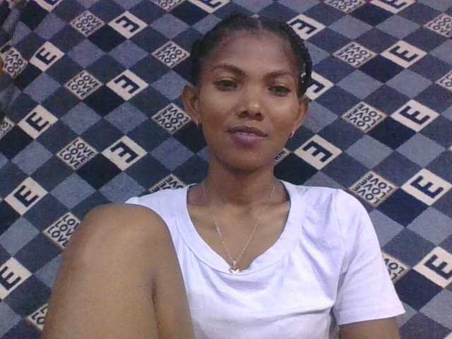 Lyah7a's BongaCams show and profile