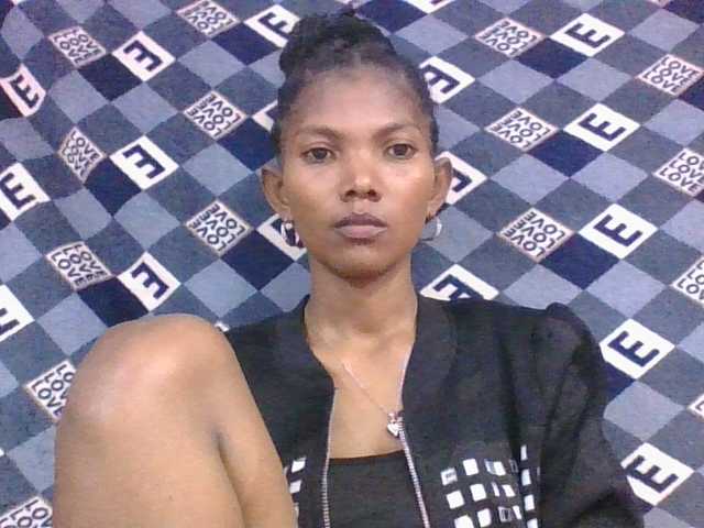 Lyah7a's BongaCams show and profile