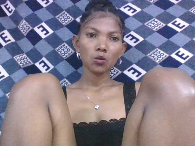 Lyah7a's BongaCams show and profile