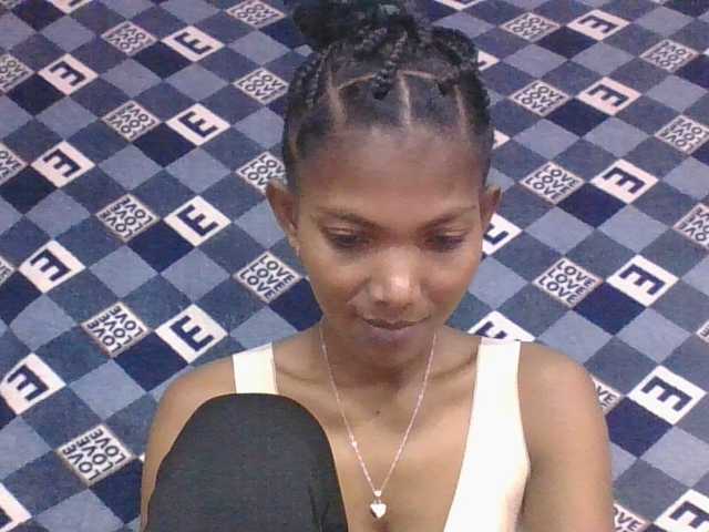 Lyah7a's BongaCams show and profile