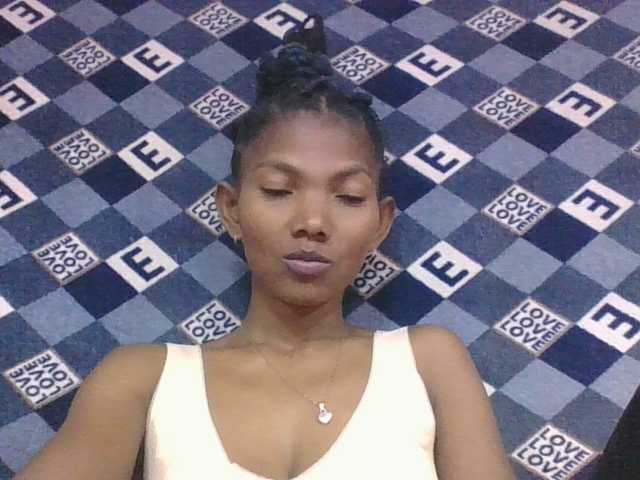 Lyah7a's BongaCams show and profile