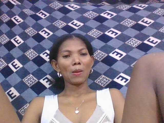 Lyah7a's BongaCams show and profile