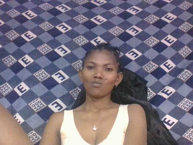 Lyah7a's BongaCams show and profile