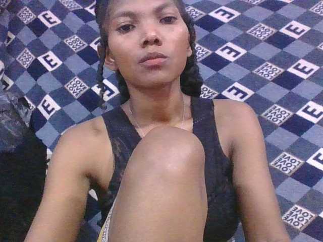 Lyah7a's BongaCams show and profile