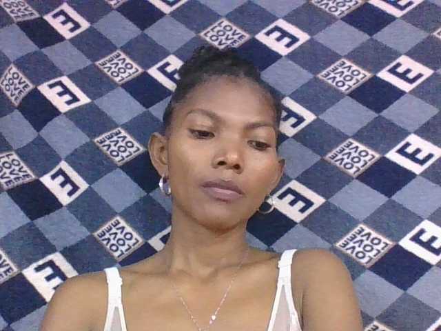 Lyah7a's BongaCams show and profile