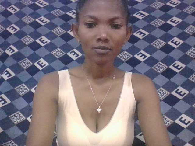 Lyah7a's BongaCams show and profile