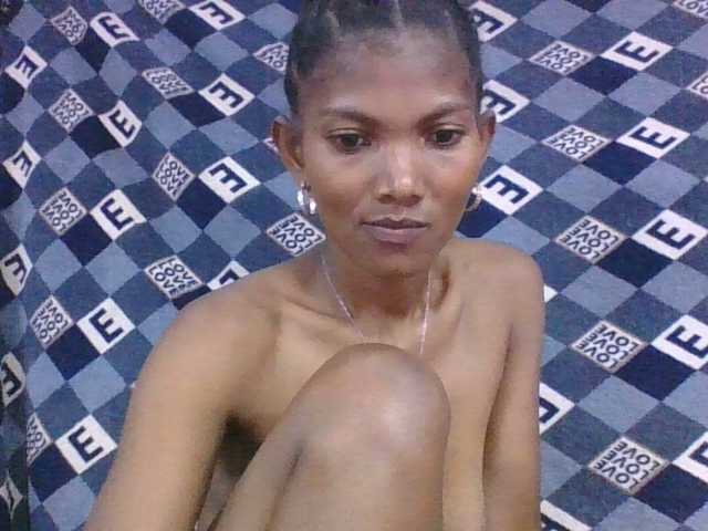 Lyah7a's BongaCams show and profile