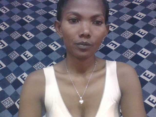 Lyah7a's BongaCams show and profile