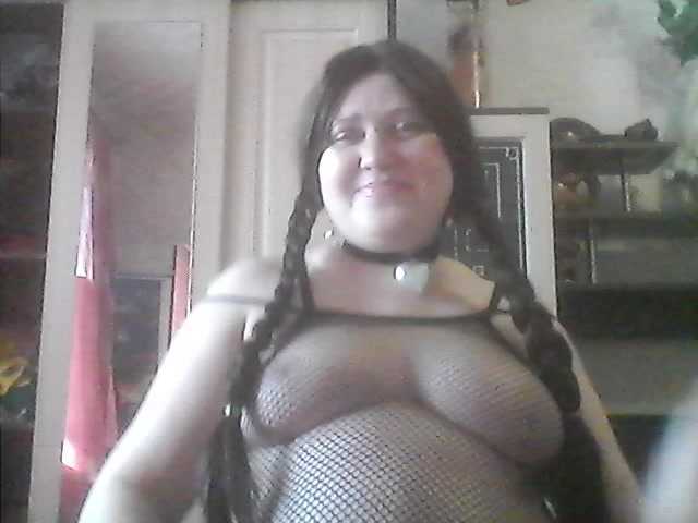 Irina-5a's BongaCams show and profile