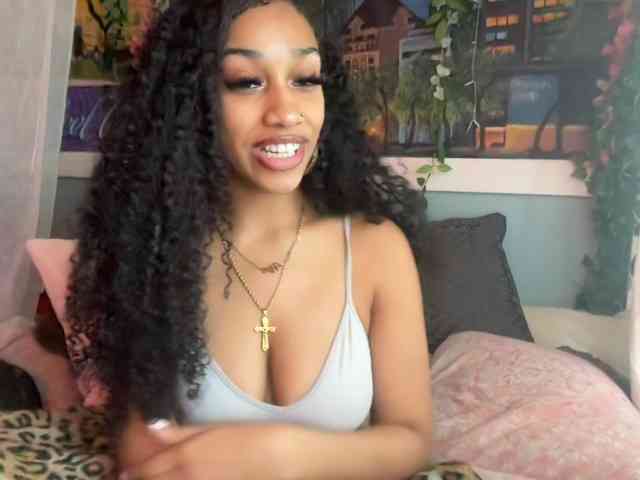 Prettyblackgalll webcam