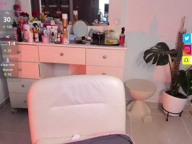 Rosth1's BongaCams show and profile