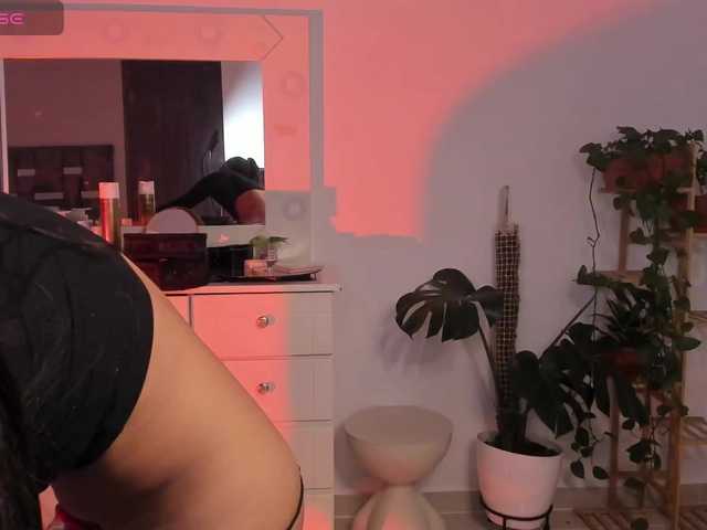 Rosth1's BongaCams show and profile
