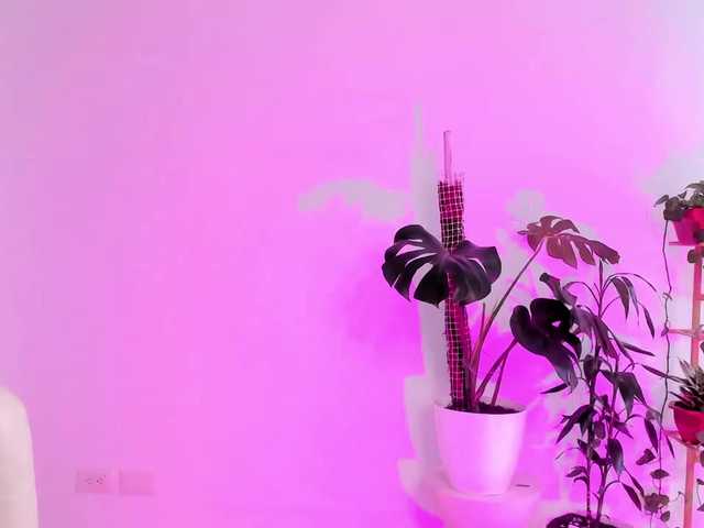 Rosth1's BongaCams show and profile