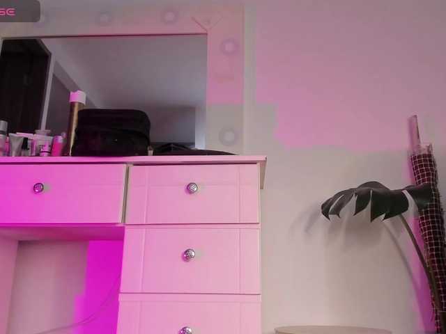 Rosth1's BongaCams show and profile