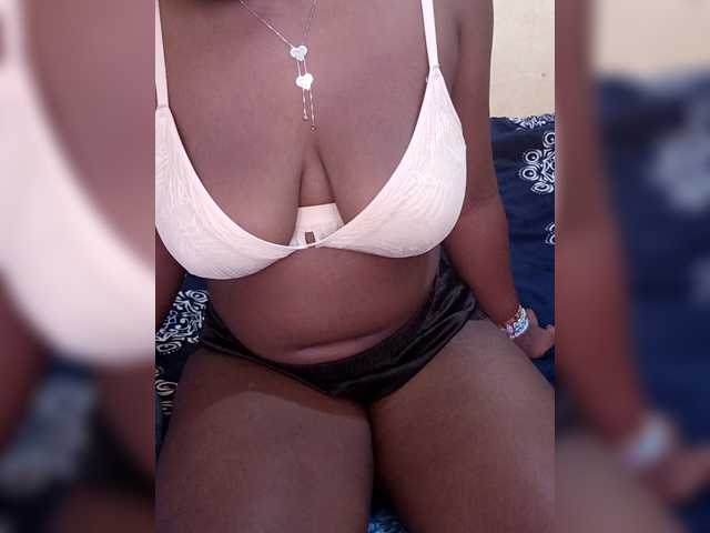 Prettyjazz's BongaCams show and profile