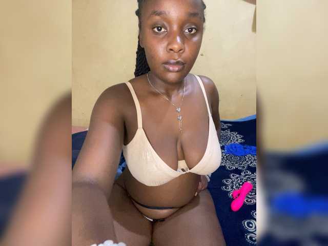 Prettyjazz's BongaCams show and profile