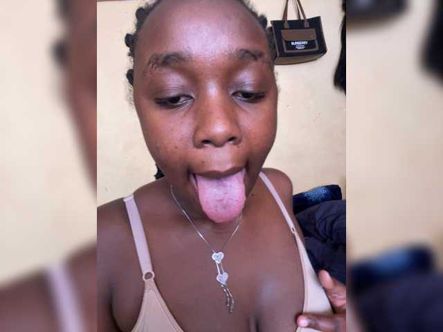 Prettyjazz's BongaCams show and profile