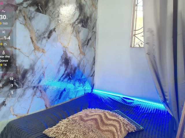 nicole-bigboobs's BongaCams show and profile