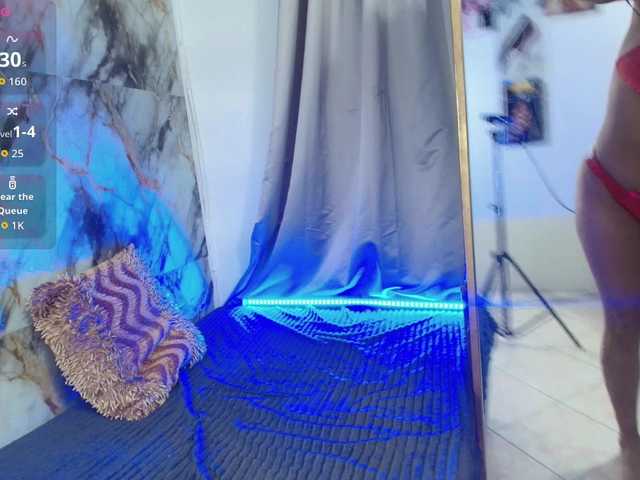 nicole-bigboobs's BongaCams show and profile