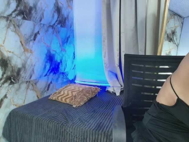 nicole-bigboobs's BongaCams show and profile