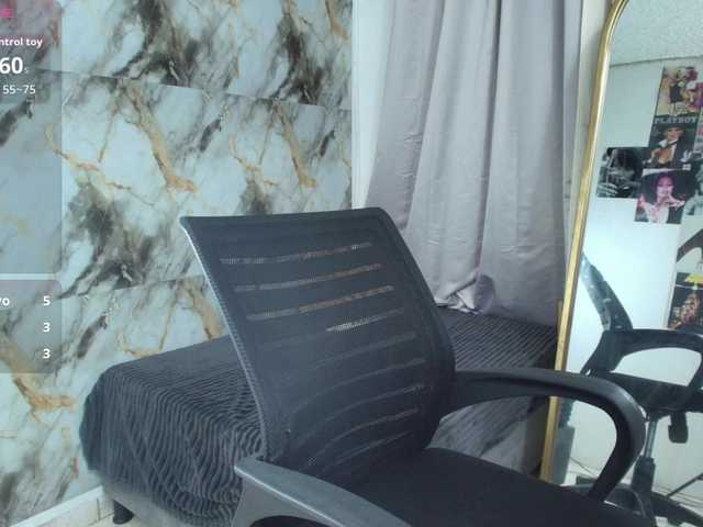 nicole-bigboobs's BongaCams show and profile