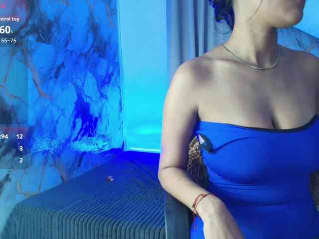 nicole-bigboobs webcam