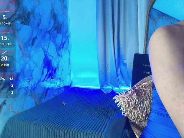 nicole-bigboobs webcam