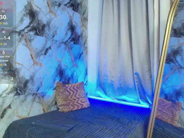 nicole-bigboobs webcam