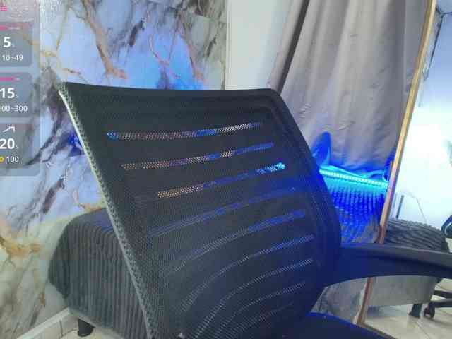 nicole-bigboobs webcam