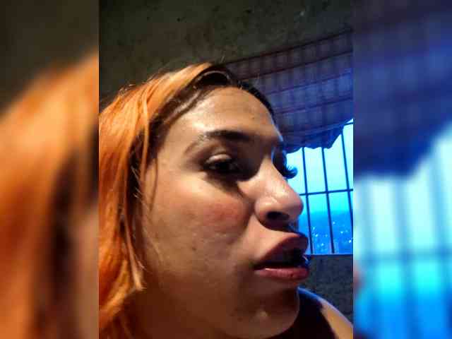 ZunaraOfficial1 webcam