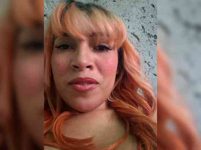 ZunaraOfficial1 webcam